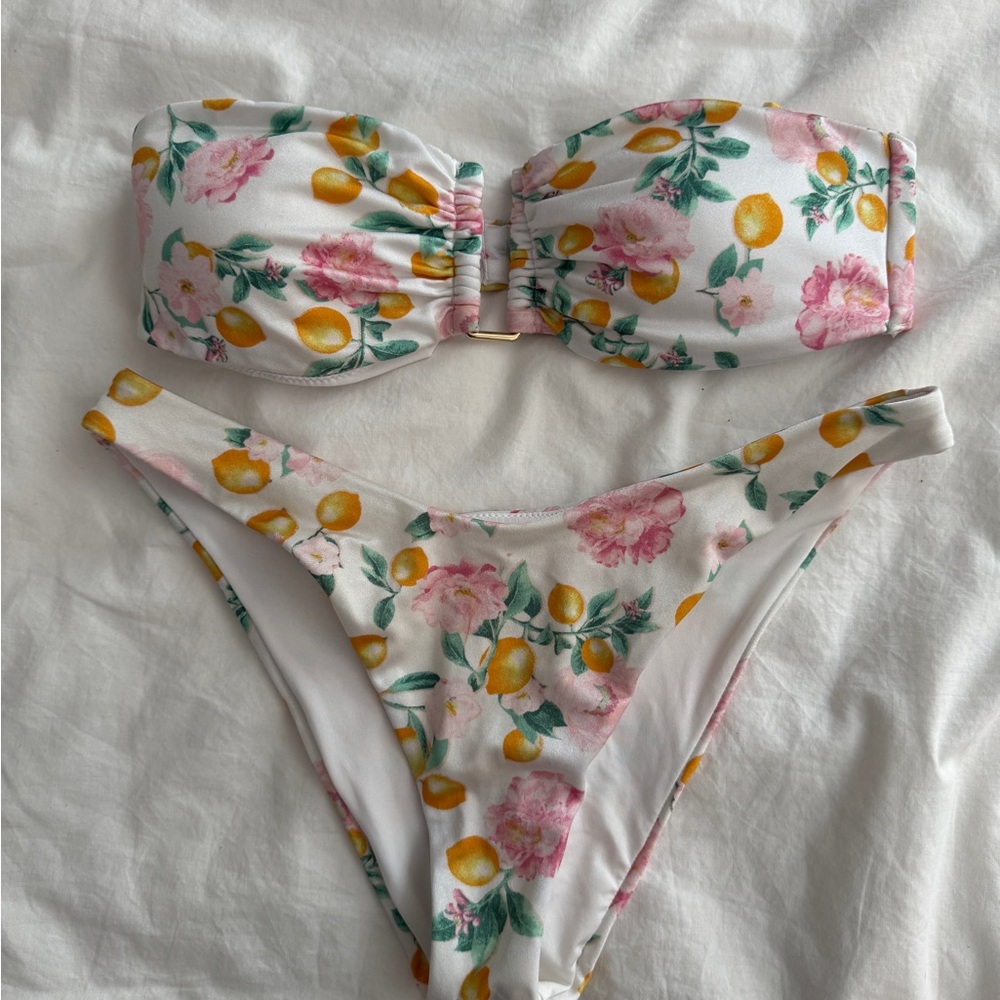 Victoria’s Secret Bikini Set